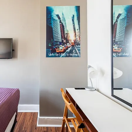 Best Room To Visit Nyc-Subway Access Newark Exterior photo